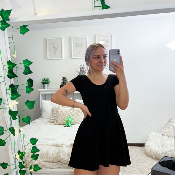 5 Sale Planet Gold Black Skater Dress 